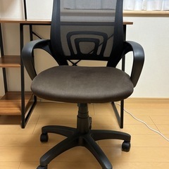 肘置き付きオフィスチェア 