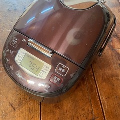 2022年製　panasonic 5,5合炊き炊飯器