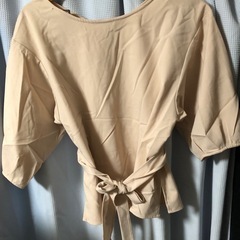 きれいめピンクリボンカットソー