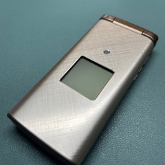 【決まりました】au かんたんケータイ KYF38 ゴールド