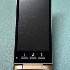 【決まりました】au かんたんケータイ KYF38 ゴールドの画像