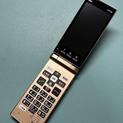 【決まりました】au かんたんケータイ KYF38 ゴールドの画像