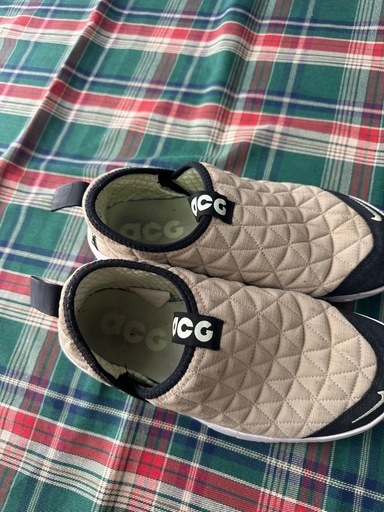クッション性のあるキルティングデザインのNIKE ACGスリッポン