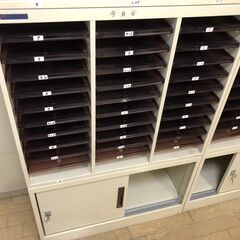 【オフィス機器大放出中！配送可】書類分類用 カルテラック スチールラック ELK製 整理棚の画像