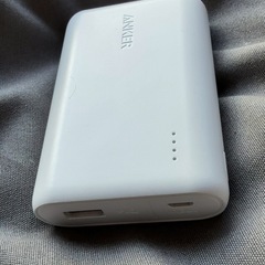 モバイルバッテリーAnker PowerCore 10000 ホワイト　モバイルバッテリーの画像
