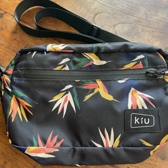 KiU ショルダーバッグ