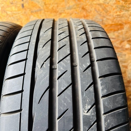 バリ山　Laufenn 225/40R18 夏タイヤ　2018年製　18インチ