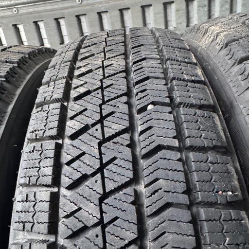 2021年製 9.5分山 超バリ溝】ブリヂストン ブリザック VRX3 275/40R19 スタッドレス 2本 CLクラス Sクラス 7シリーズ X3  X4 ギブリ 中古 スタッドレスタイヤのみ | パーツ販売ナンバーワン