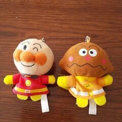 おもちや(アンパンマン、カレーパンマン)指人形？
