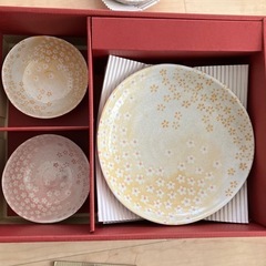 食器の画像