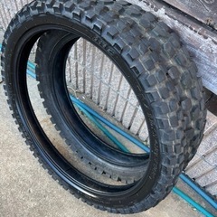 バイクタイヤ2本の画像