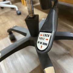 オフィスチェアの画像
