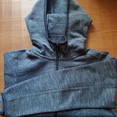 ユニクロ　パーカー　グレー　ＤＲＹの画像