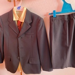 キッズ　フォーマルスーツ