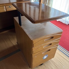 勉強机 ITOKI  机のみ 0円の画像