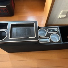 ヴォクシー　ノア　ボックス　ワイヤレス充電器　