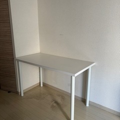 ニトリ　パソコンデスク、テーブル、机