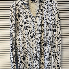 ZARA MANのレギュラーフィットシャツ。