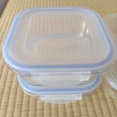 ガラスタッパー５つの画像