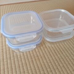 ガラスタッパー５つの画像