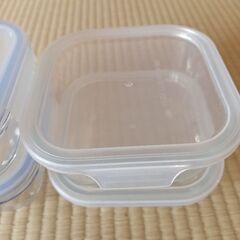 ガラスタッパー５つの画像