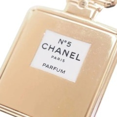 【シャネル 100周年ノベルティー】  ピンバッジ ブローチ N°5 香水瓶 CHANEL BEAUTEの画像