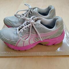 PUMA　ランニングシューズ
23.5