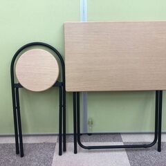 折り畳みデスク＆イスのセットの画像