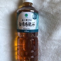 香り華やか　台湾烏龍茶　600ml ファミマル 