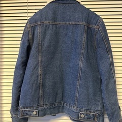 ブルーデニムジャケットの画像