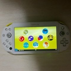 PS Vita 本体 8GBメモリーカード付き　値下げ歓迎　応相談の画像