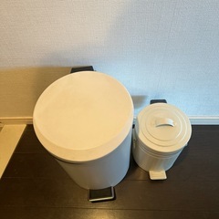 ※お取引中 ゴミ箱2つ｜あげます！！の画像