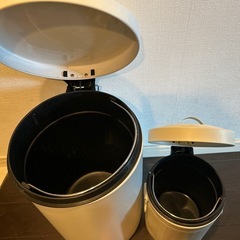 ※お取引中 ゴミ箱2つ｜あげます！！の画像