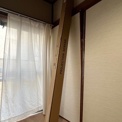 100インチ　プロジェクタースクリーン
