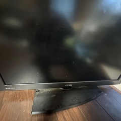 ３７型スピーカー付きテレビの画像