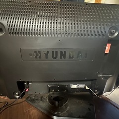 ３７型スピーカー付きテレビの画像