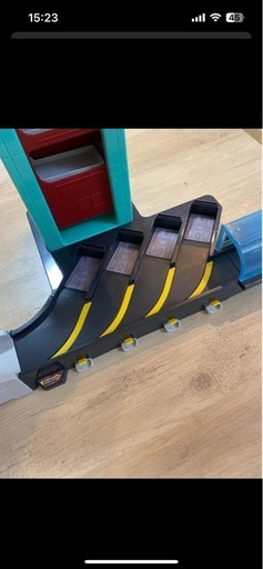 ディズニートミカカーズレバーで連続発進 ダイナミックタワー