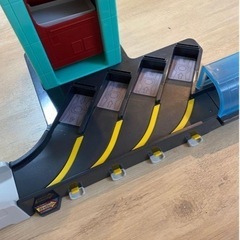 ディズニートミカカーズレバーで連続発進 ダイナミックタワーの画像