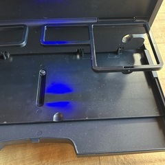 自動車　後席用ドリンクホルダー、トレイ  の画像