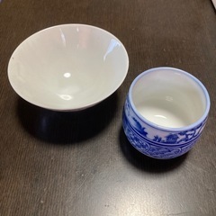 【新品未使用】お茶碗&湯呑み×各20客　箱付き　中国風山水柄　和風紋様　ブルー系の画像