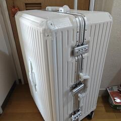 新品同様美品超大スーツケース(112L)!! 留学、移住、海外渡航対応サイズの画像