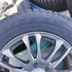 ブリヂストン ブリザック DM-V1 215/65R16 98Q エクストレイルT31 スタッドレスタイヤの画像