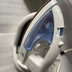 日立リビングサプライ　コードレススチームアイロン &  アイロン台の画像