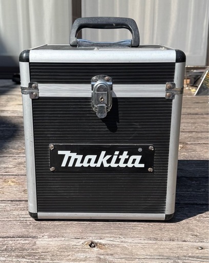 マキタレーザー墨出し器