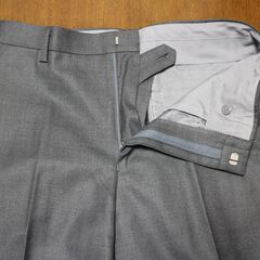 【未着用】ウール50%ノータックトラウザーの画像