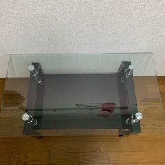 ガラステーブルの画像