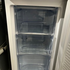 K2502-795 アイリスオーヤマ ノンフロン冷凍庫 IUSD-6B-B 2020年製 定格内容積 60L 動作確認済み キズ 汚れありの画像