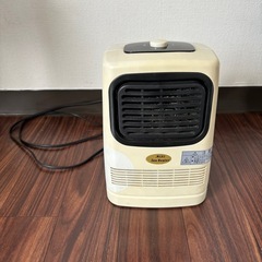 小さい電気ストーブ