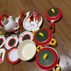 おままごとセット　(お皿、お鍋類)の画像