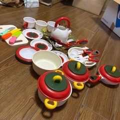 おままごとセット　(お皿、お鍋類)の画像